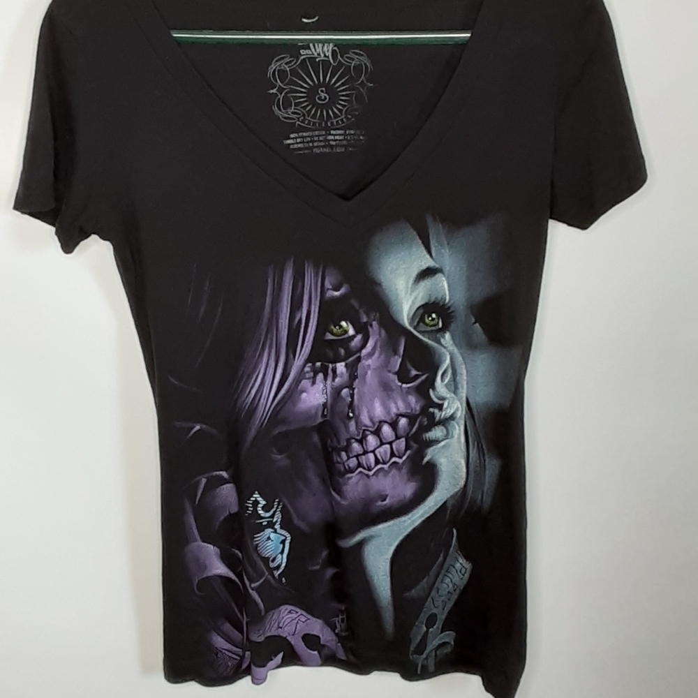 DG Abef vneck short sleeve Top Sz Small